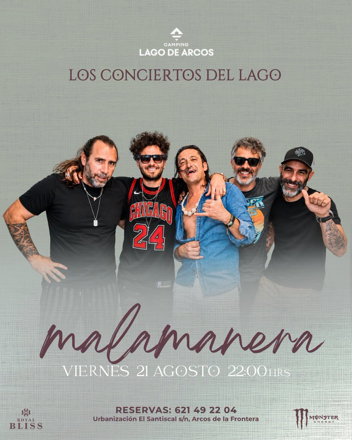 Malamanera vuelve a Los Conciertos del Lago. Y esta vez venimos con más ganas de que el viernes se alargue. 🍸🎸 Una noche de música en directo, terraza, cena, copas y el toque canalla que convierte un concierto en un planazo de viernes.
